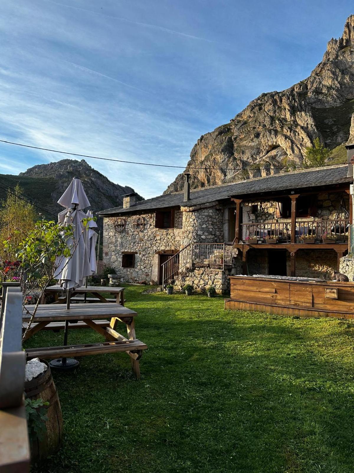 Apartamentos Rurales La Laguna Somiedo Valle de Lago Zewnętrze zdjęcie