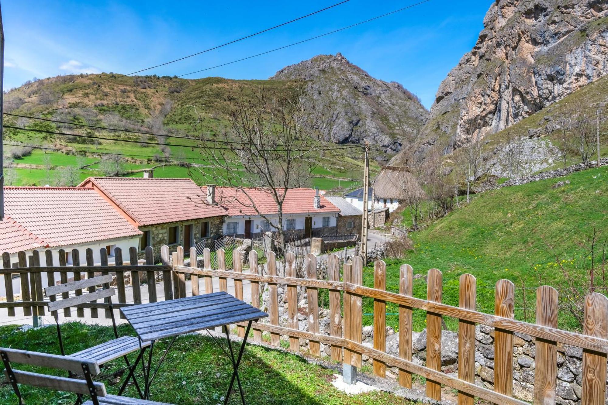 Apartamentos Rurales La Laguna Somiedo Valle de Lago Zewnętrze zdjęcie